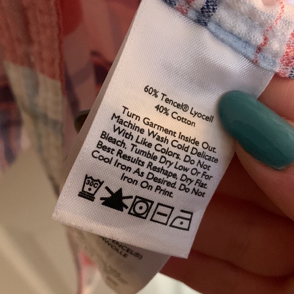 EDDIE BAUER flannel pattern top. - L - Picture 6 of 8